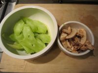 莴笋炒蘑菇