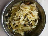 酸菜炒牛肠