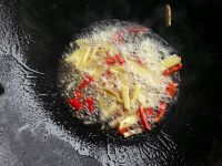 酸菜炒牛肠