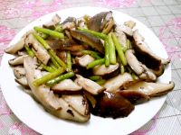 蒜薹炒香菇
