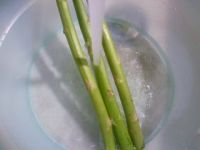 芦笋炒腊肠