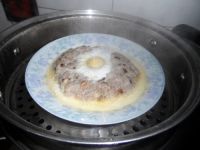 咸蛋蒸肉饼