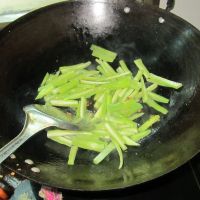 鱼香莴笋条
