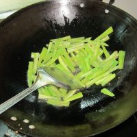 鱼香莴笋条