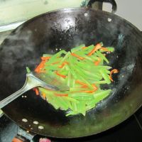 鱼香莴笋条