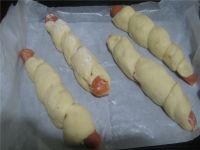 蜂蜜热狗面包卷