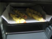 蜂蜜热狗面包卷