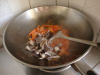 芹菜叶蘑菇肉丝汤