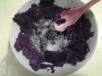 紫薯糯米芝麻饼