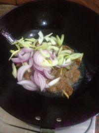 牛肉炒乌冬面