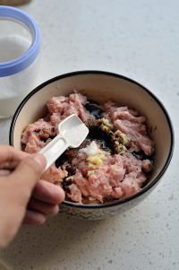 葱肉馅饼