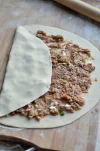 葱肉馅饼