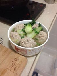 小青菜汆猪肉丸