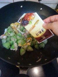 丝瓜虾仁炒鸡蛋