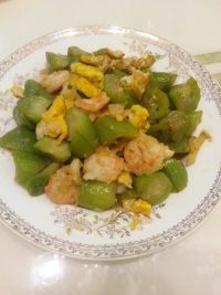 丝瓜虾仁炒鸡蛋