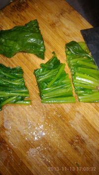 菠菜鹌鹑蛋