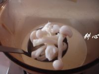 白玉菇马蹄鲫鱼汤