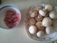 口蘑肉片盖浇饭