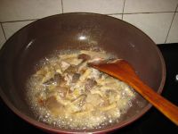 蘑菇炒肉