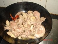 鸭肉炖蘑菇粉条