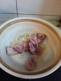 五花肉炖海带扣豆腐