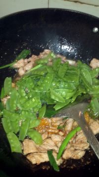 豌豆荚炒肉片