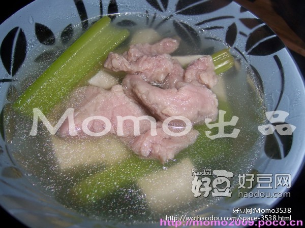 西芹豆腐猪肉汤