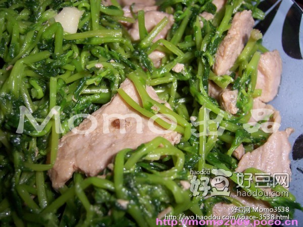 肉片炒豆苗