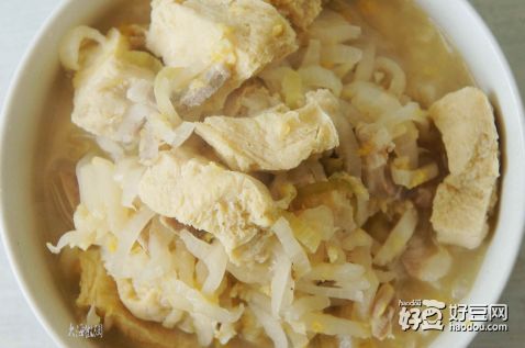 酸菜炖冻豆腐