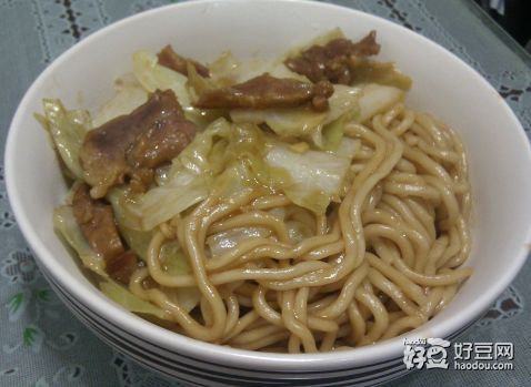 咸肉包菜焖面