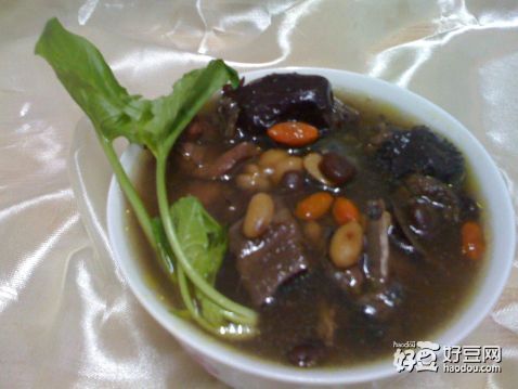 黑豆乌鸡汤