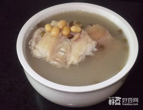 黄绿豆煲鱼骨汤