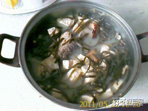 鲫鱼豆腐海带汤