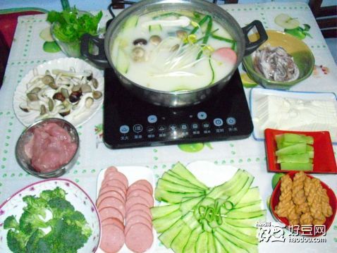 豆汁三鲜豆花火锅