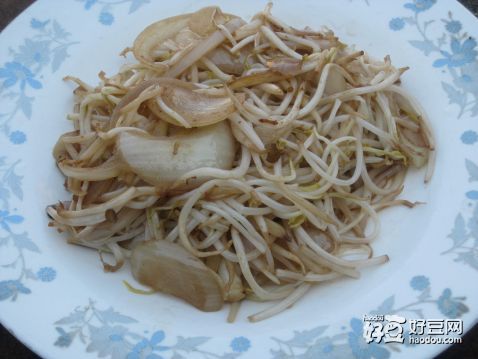 圆葱炒绿豆芽