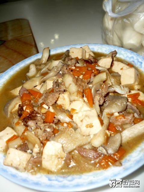 肉豆腐炖蘑菇