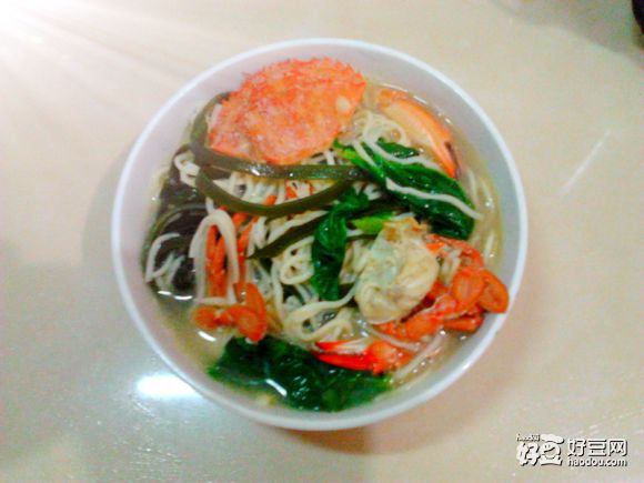 螃蟹海带青菜煮面