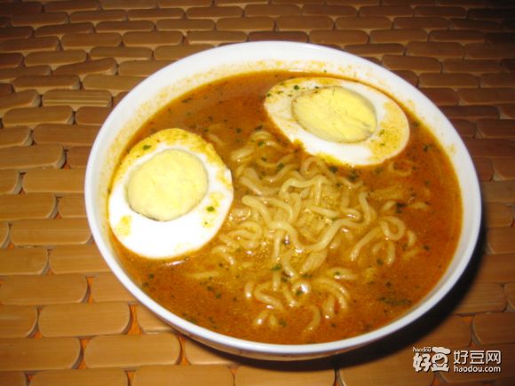 快速早餐香辣鸡蛋牛肉面—夏季饮食