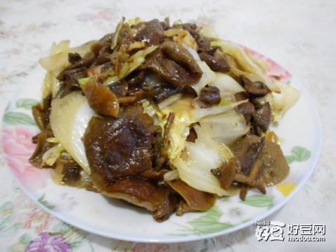 白菜片炒鲜菇
