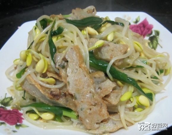 鱼饼炒豆芽菜