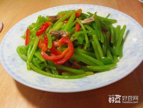 双椒蒿子杆炒腊肉