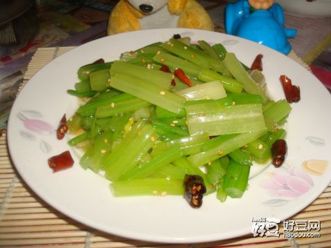 雨露拌芹菜