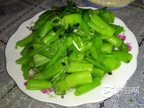 清炒菠菜梗