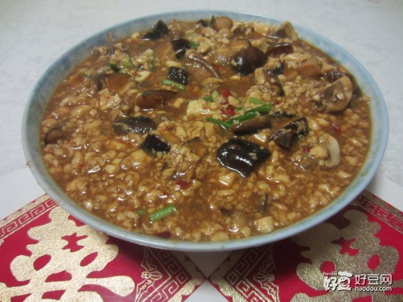 麻婆菌菇豆腐