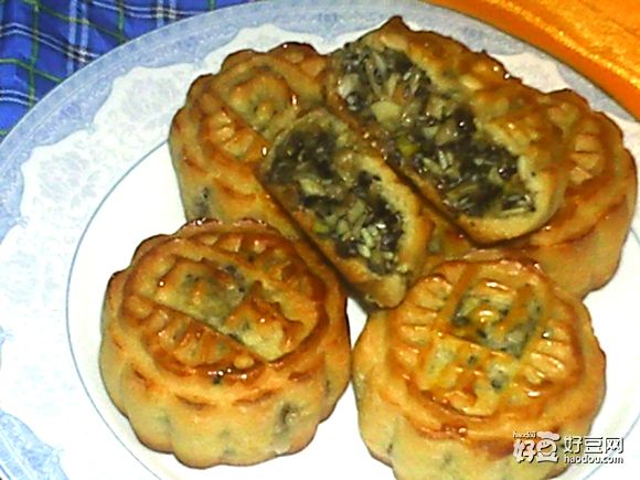 葡萄干果仁月饼