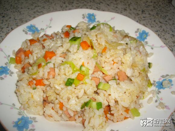 火腿时蔬炒饭