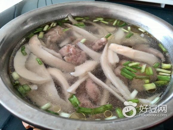 杏鲍菇滑肉汤