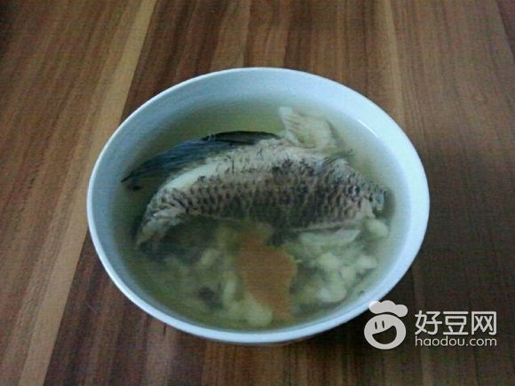 药材生鱼汤