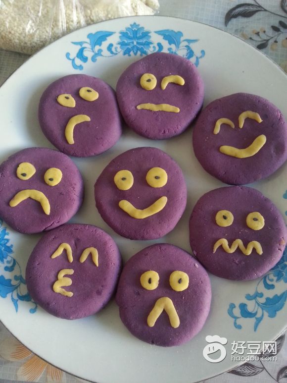 表情紫薯糯米饼