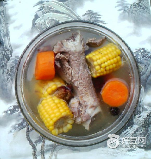 玉米胡萝卜龙骨炖汤